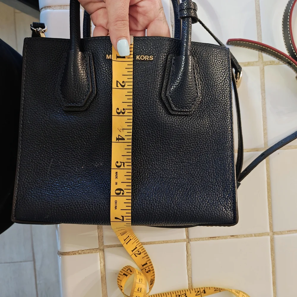 ✨SOLD✨ Michael Kors Navy Leather Handbag - Picture 10 of 10